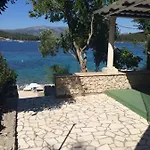 Tomovic * ルンバルダ